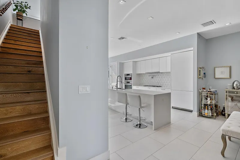 770 N St-5
