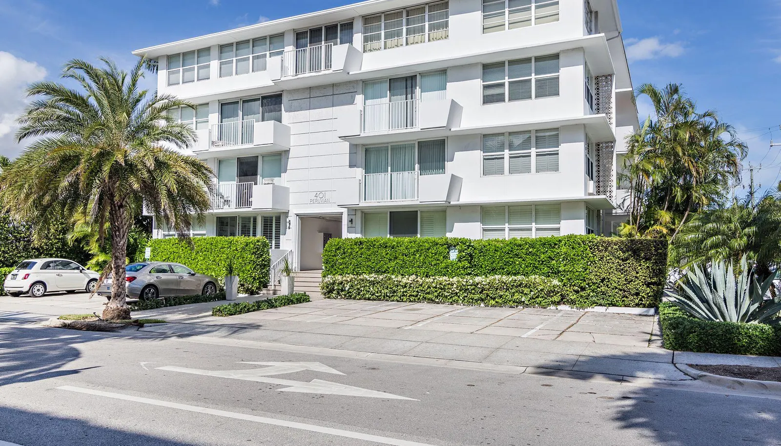 401 Peruvian Avenue