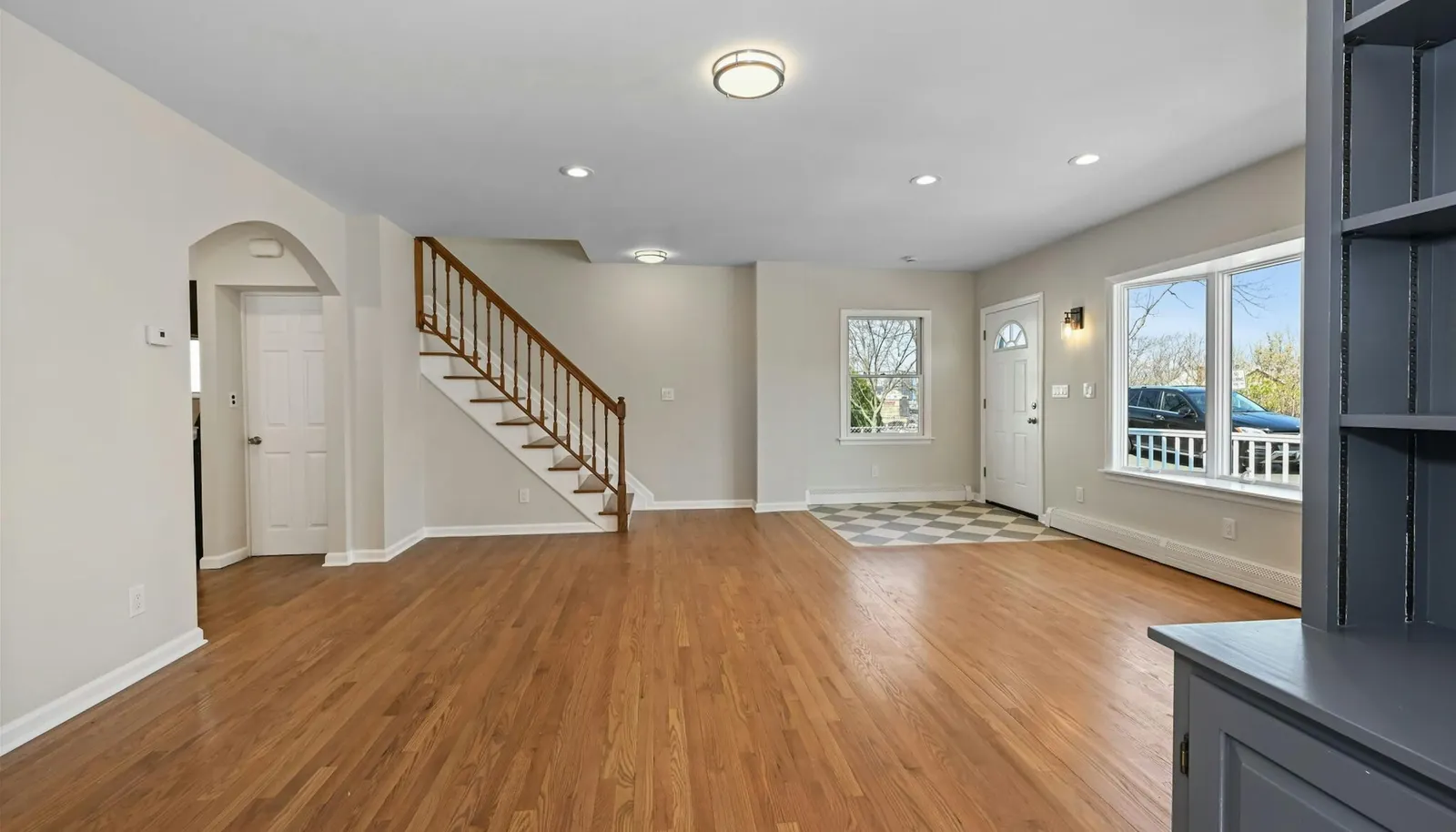 003-493449-3-web-or-mls-10-prospect-st-w