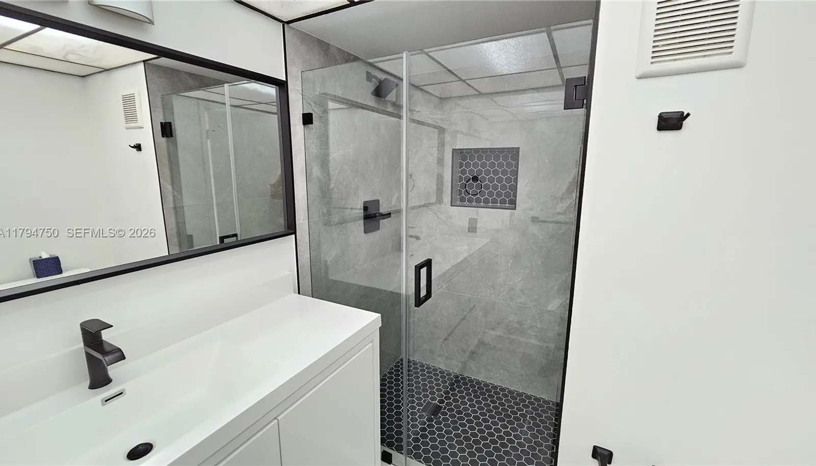 2nd Bathroom