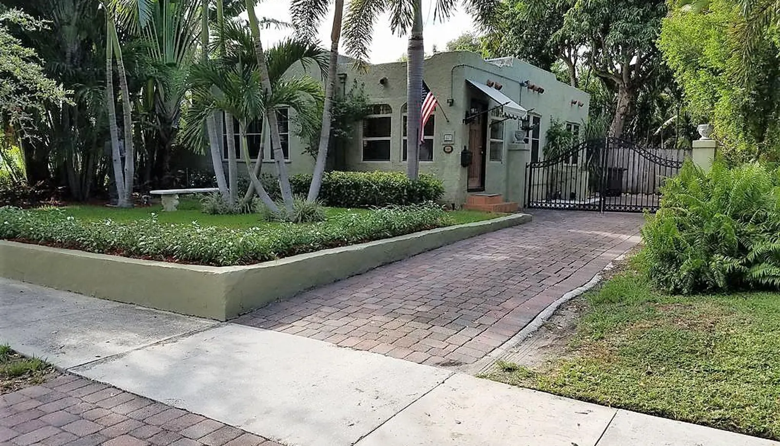 827 Ardmore Road