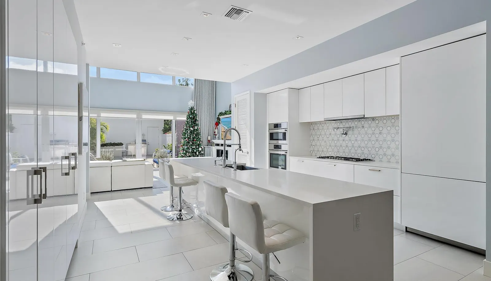770 N St-13