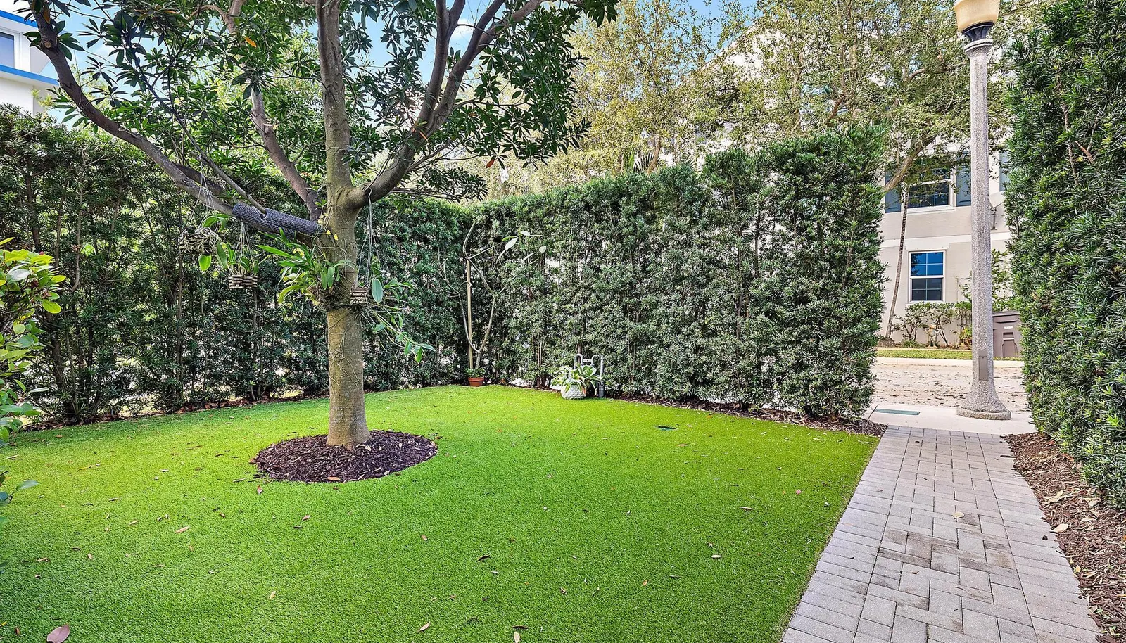 770 N St-45