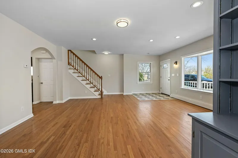 003-493449-3-web-or-mls-10-prospect-st-w