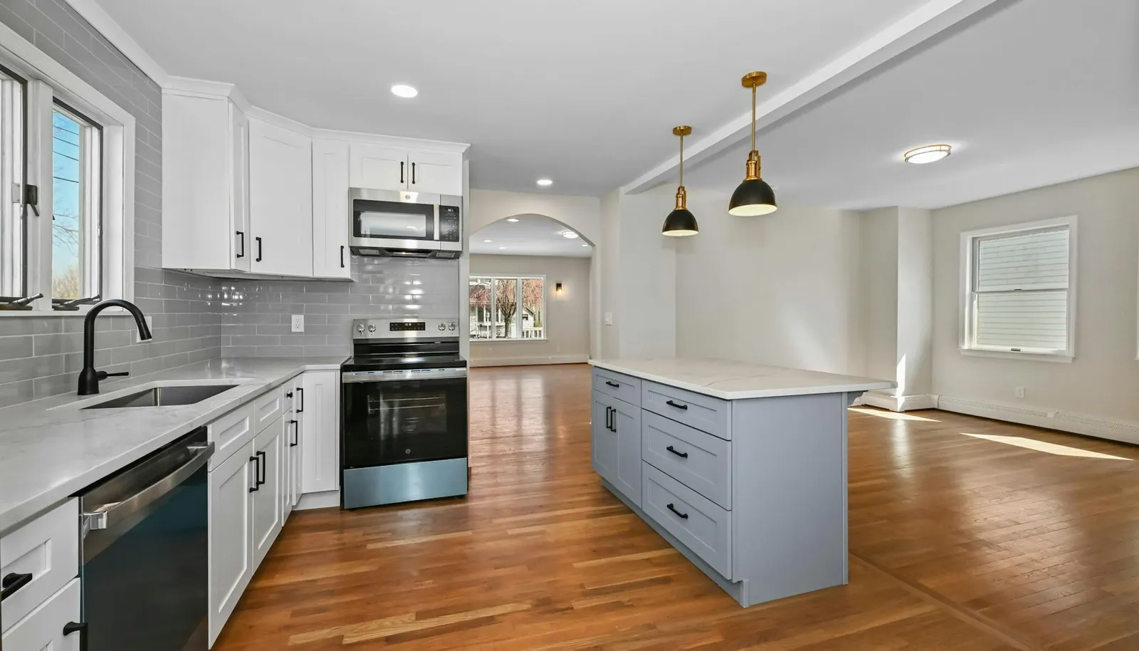 007-493449-7-web-or-mls-10-prospect-st-w