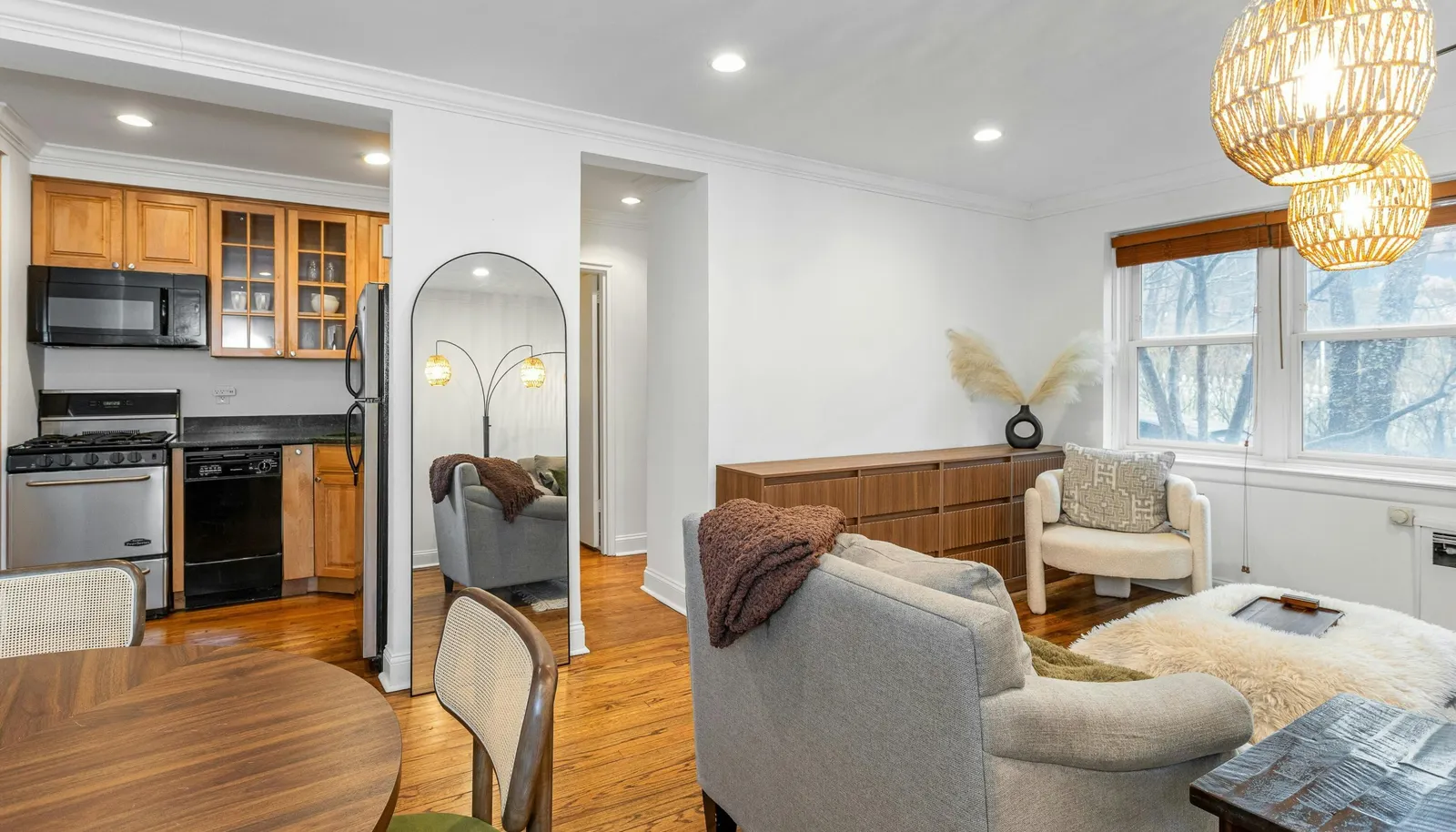 Living/Dining Area