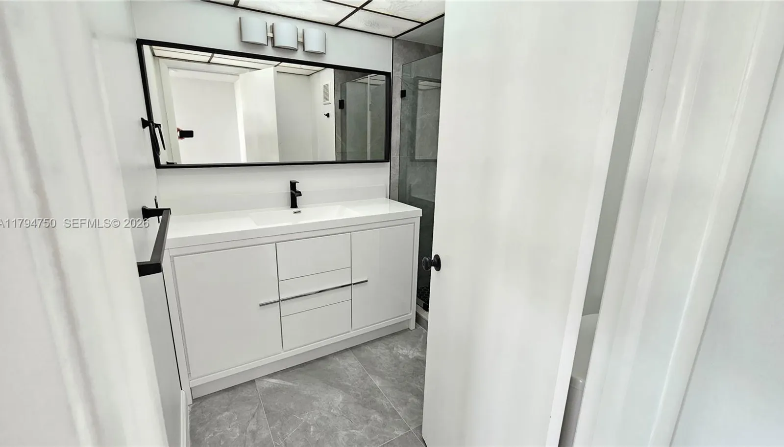 2nd bathroom