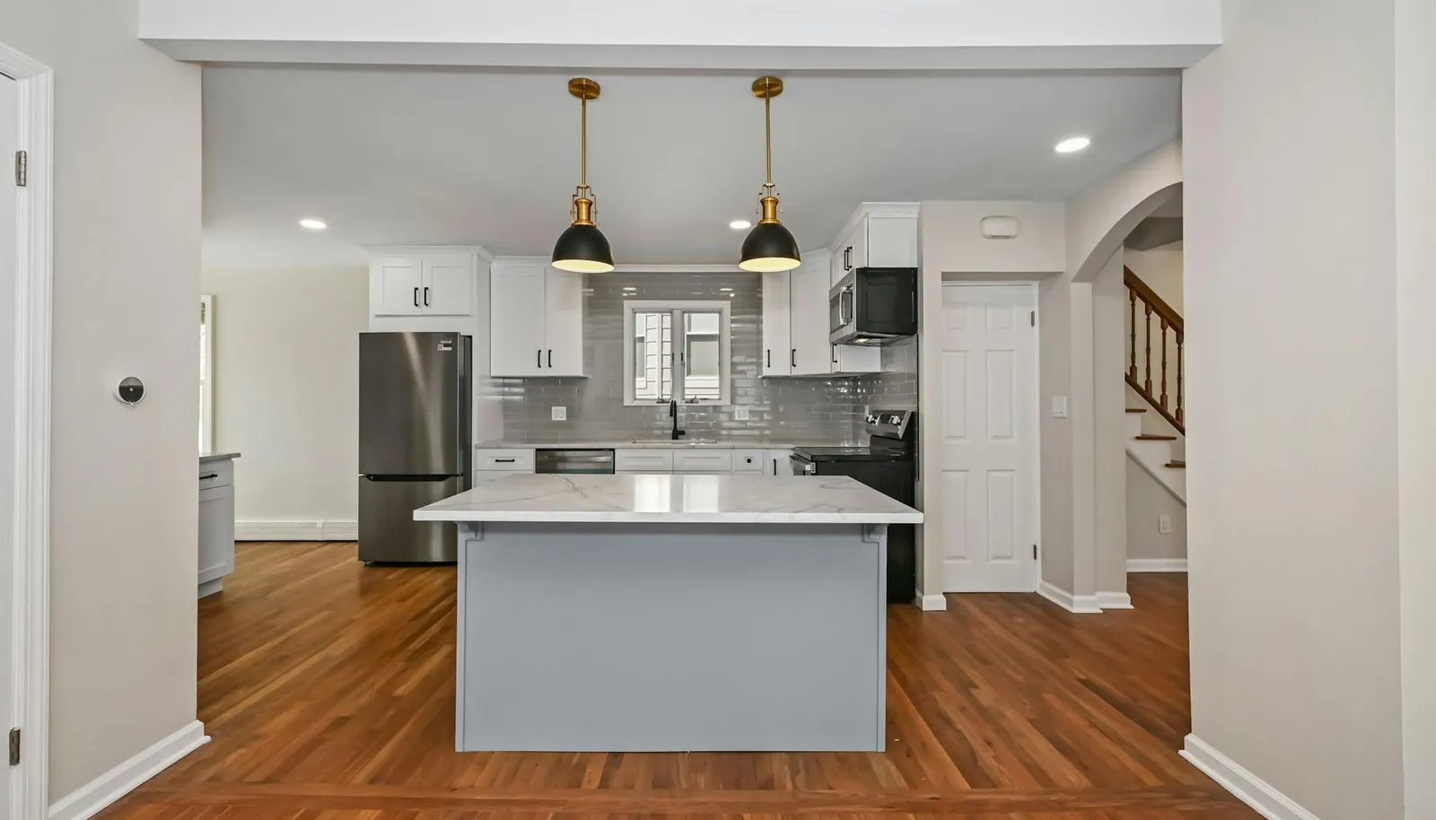 006-493449-6-web-or-mls-10-prospect-st-w