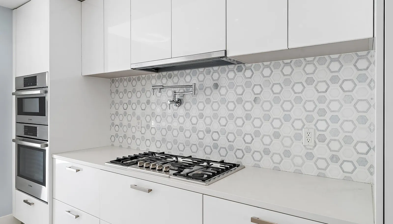 770 N St-22