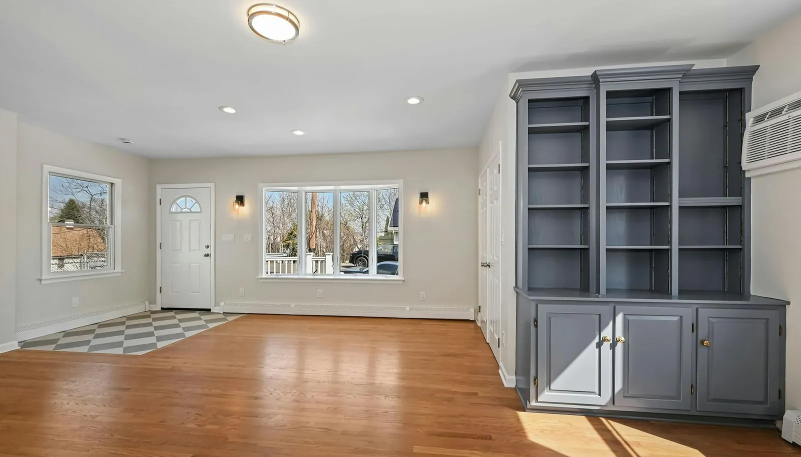 004-493449-4-web-or-mls-10-prospect-st-w