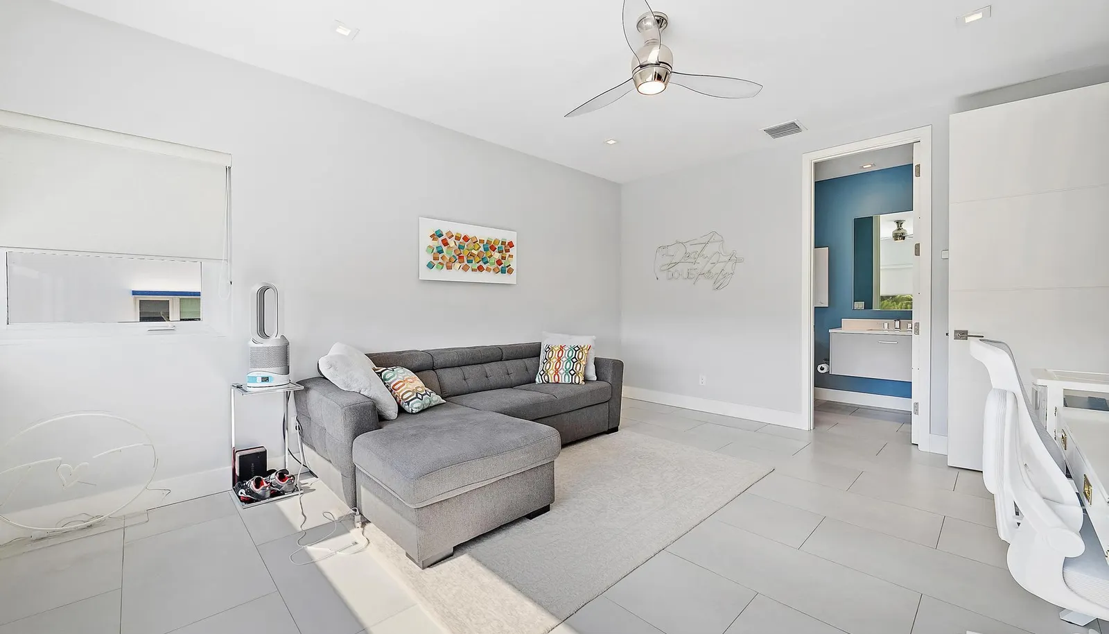 770 N St-41