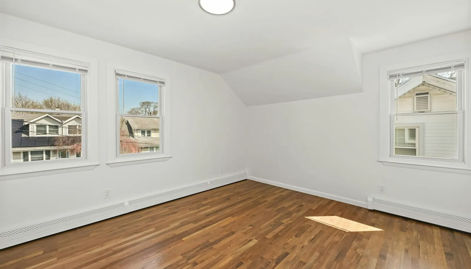 011-493449-14-web-or-mls-10-prospect-st-