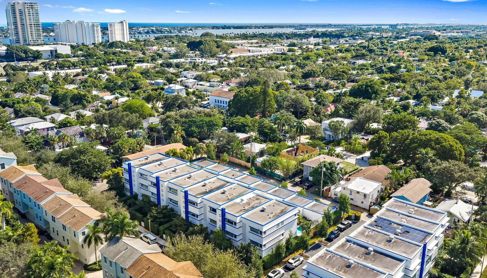 770 N St-12