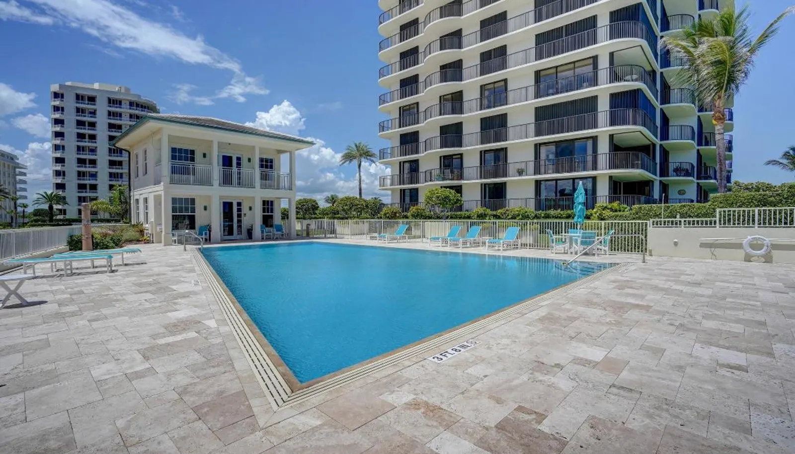 Pool/Clubhouse