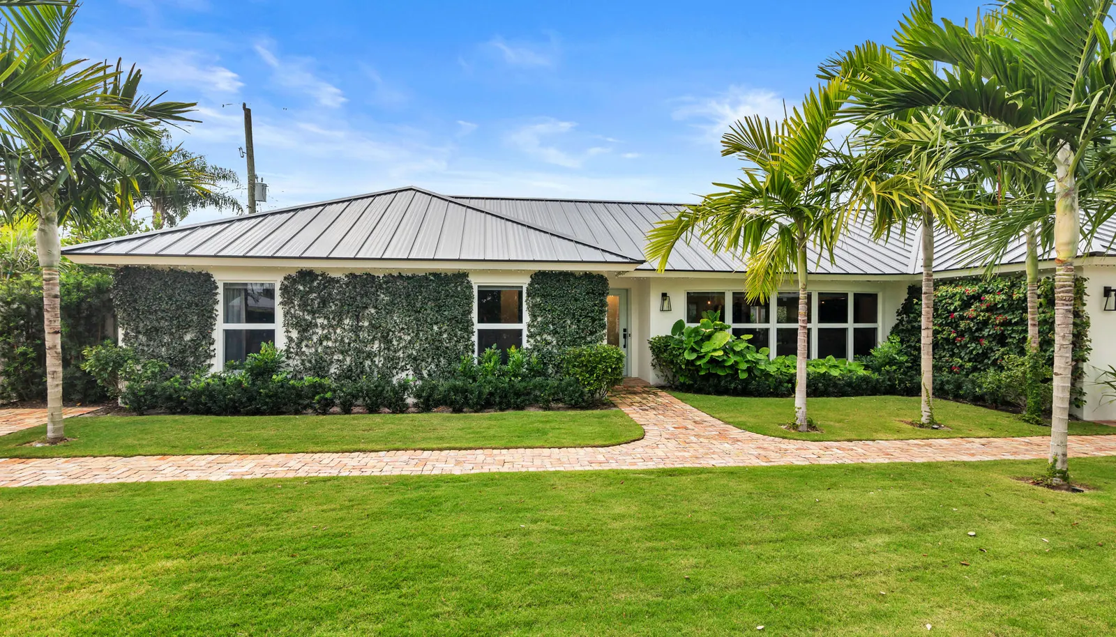 7521 Edgewood Circle
